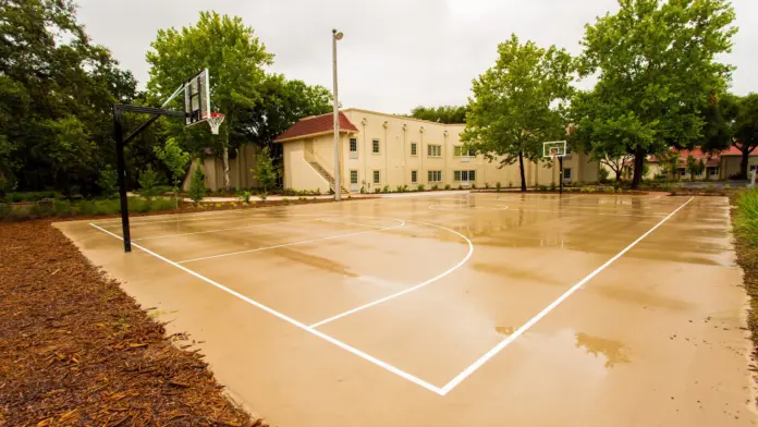 The facilities at River Oaks Treatment Center in Riverview, FL 3